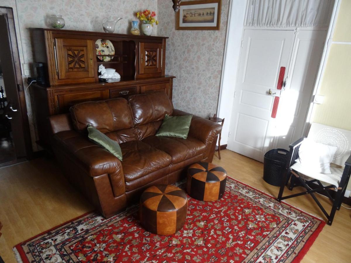 Charming French Cottage-Gite In The Heart Of Quiet Gorron Bagian luar foto
