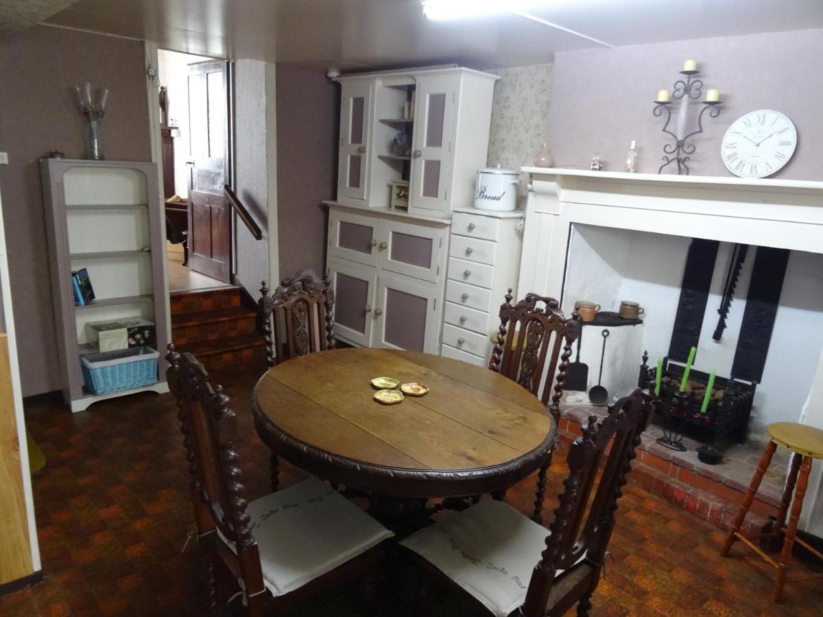 Charming French Cottage-Gite In The Heart Of Quiet Gorron Bagian luar foto
