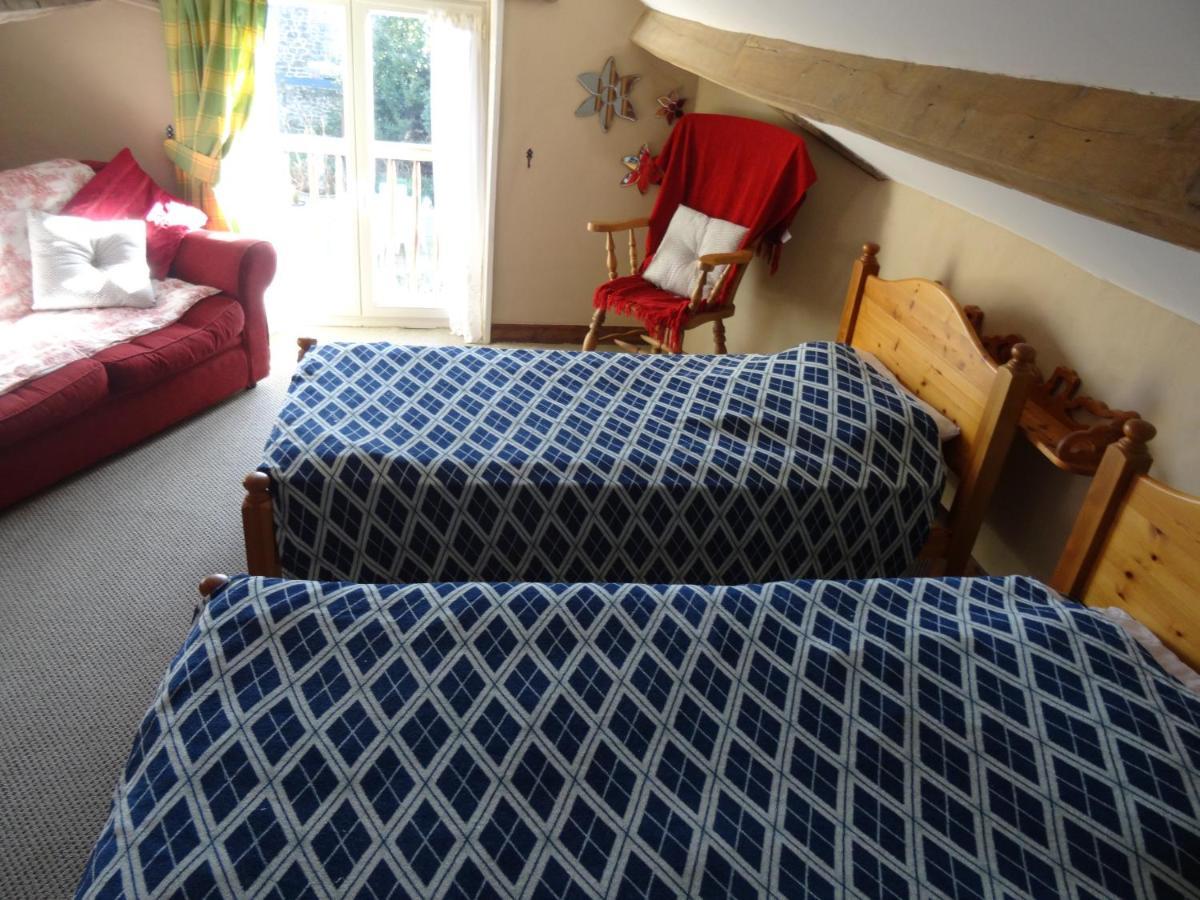 Charming French Cottage-Gite In The Heart Of Quiet Gorron Bagian luar foto