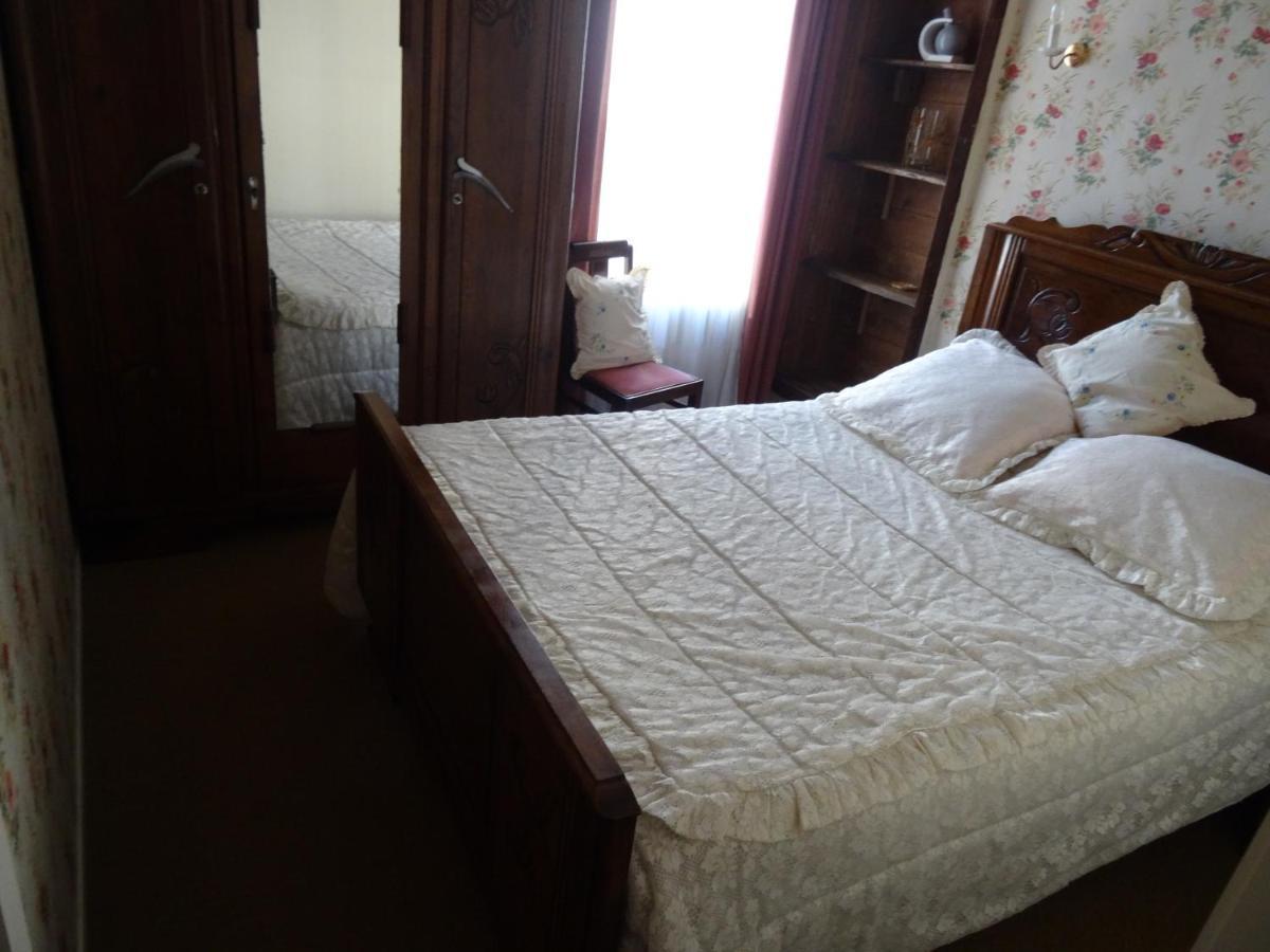 Charming French Cottage-Gite In The Heart Of Quiet Gorron Bagian luar foto