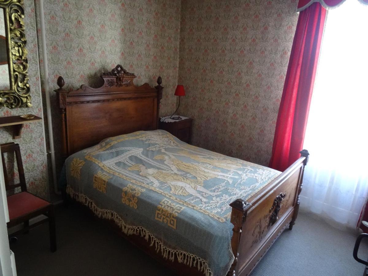 Charming French Cottage-Gite In The Heart Of Quiet Gorron Bagian luar foto