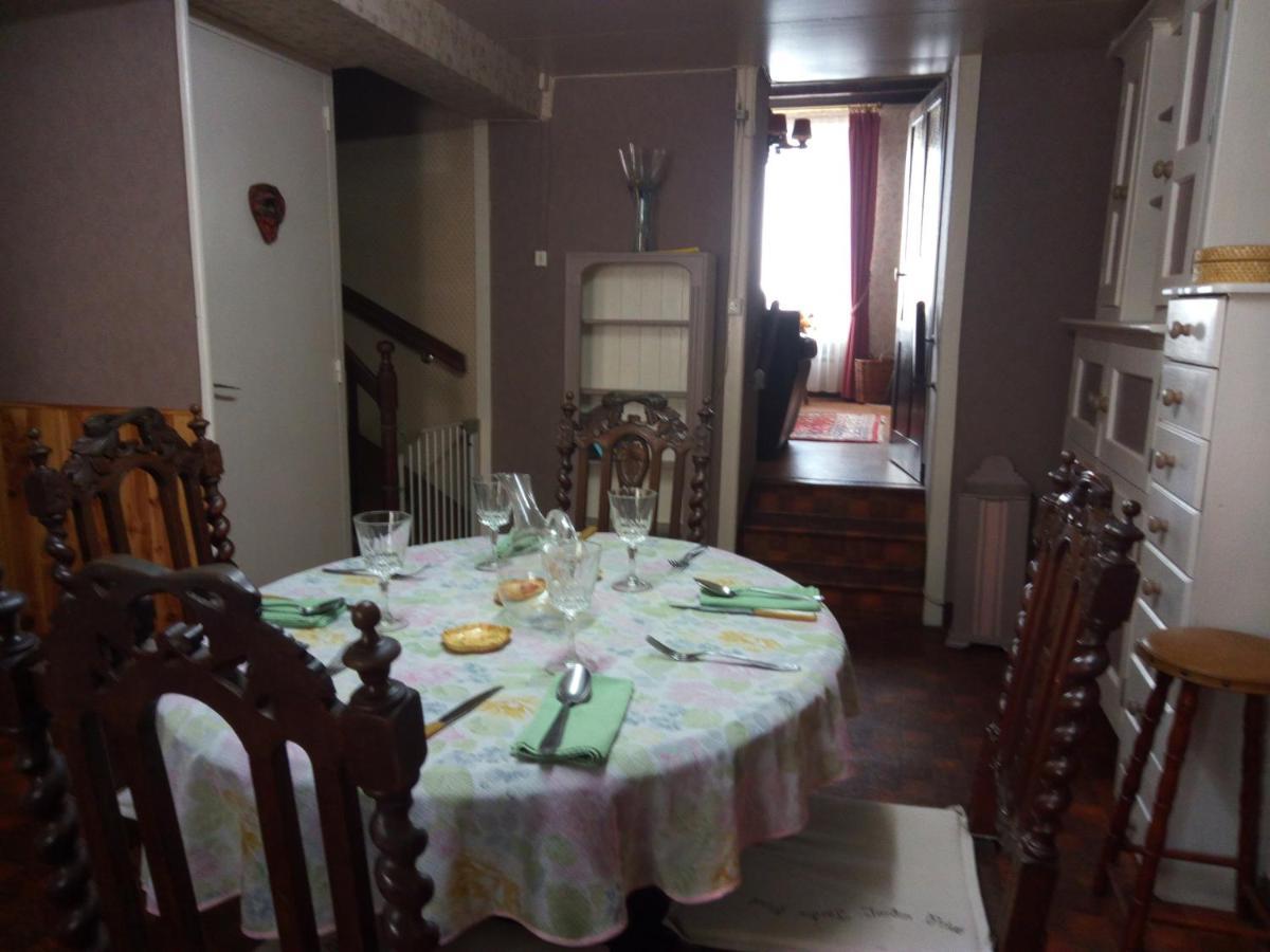 Charming French Cottage-Gite In The Heart Of Quiet Gorron Bagian luar foto